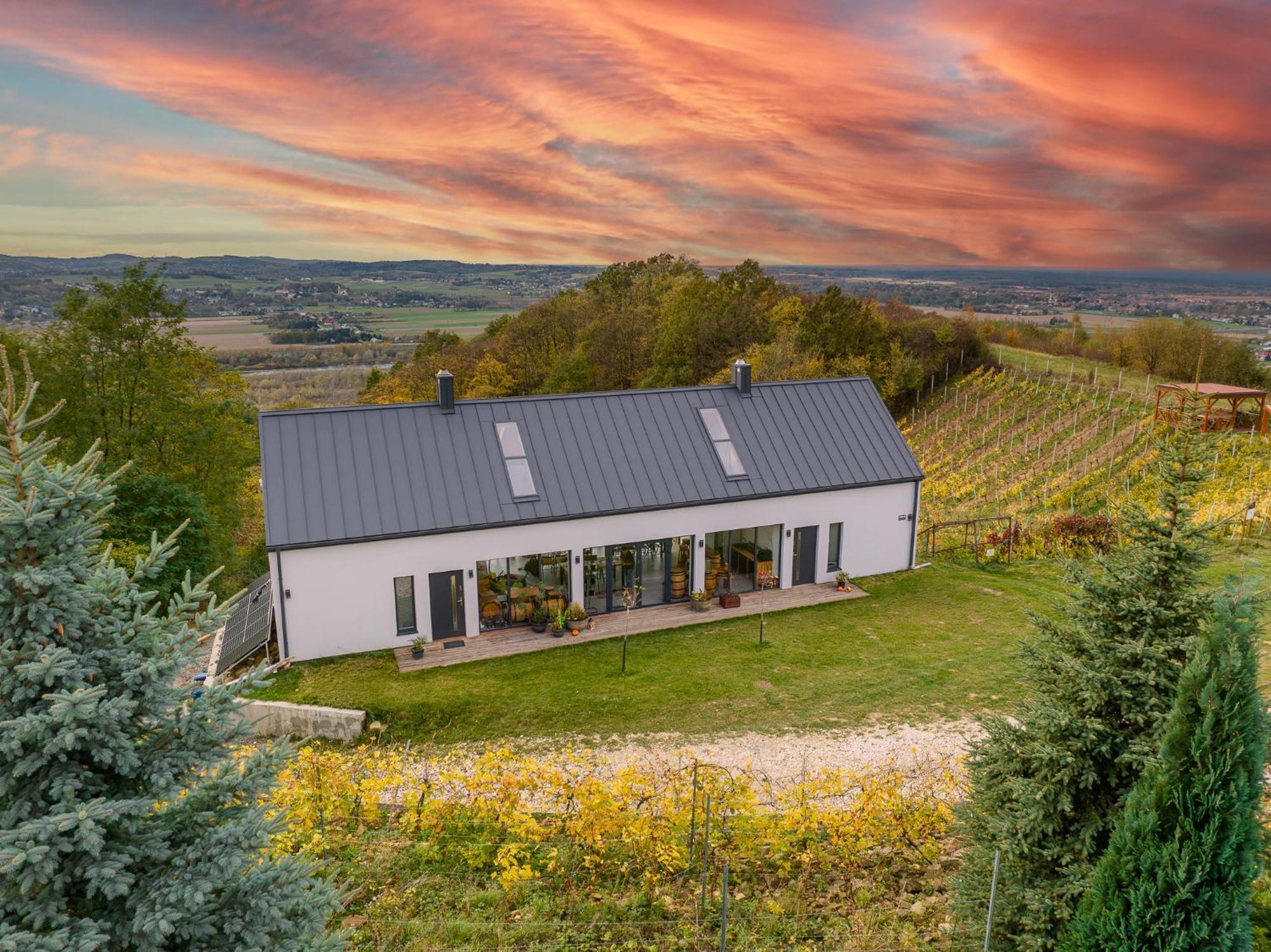 Holiday home Dabrowka W Winiarni