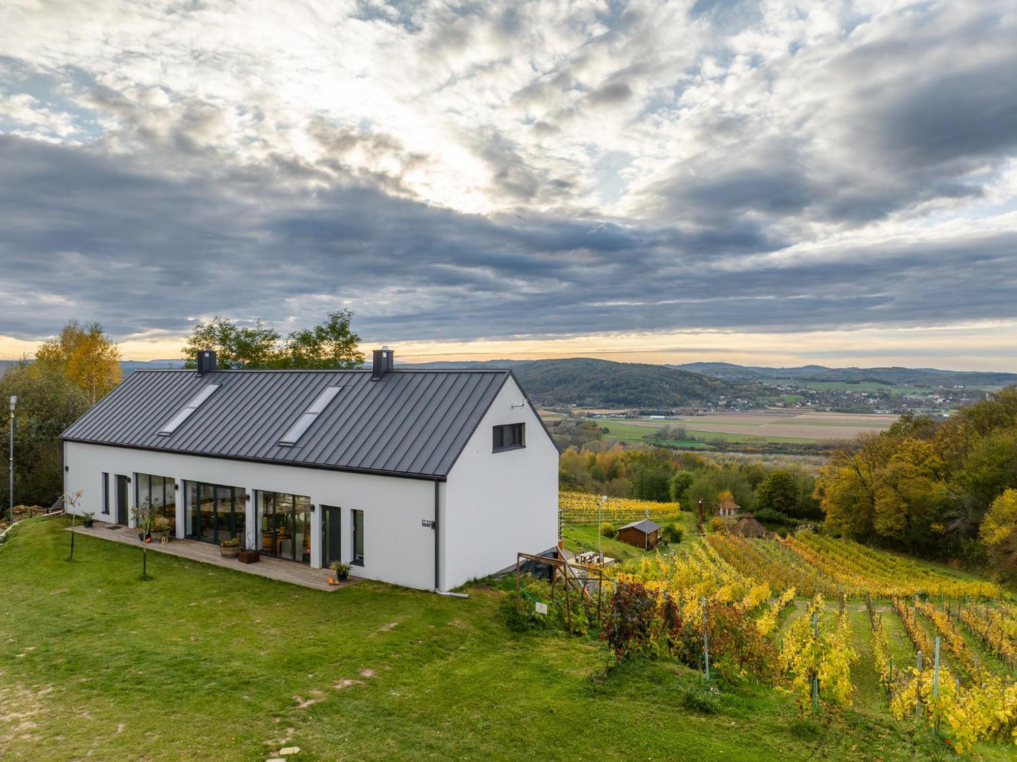 Holiday home Dabrowka W Winiarni
